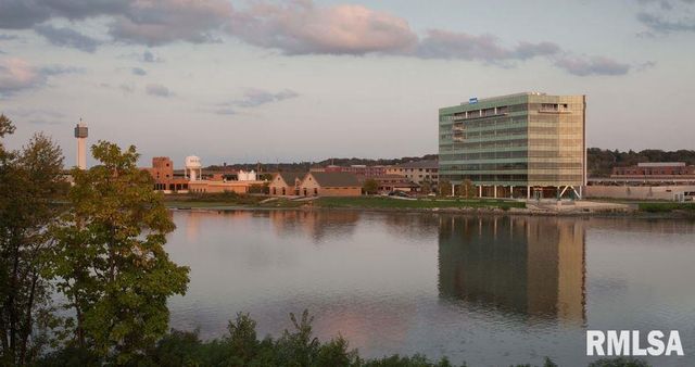 1 Kone Ct Ste 201, Moline, IL 61265