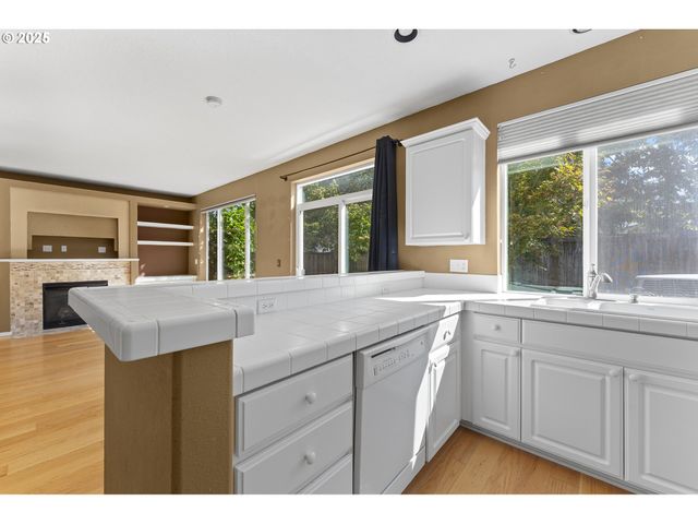 6436 Sw FOUNTAIN GROVE Ter, Beaverton, OR 97078