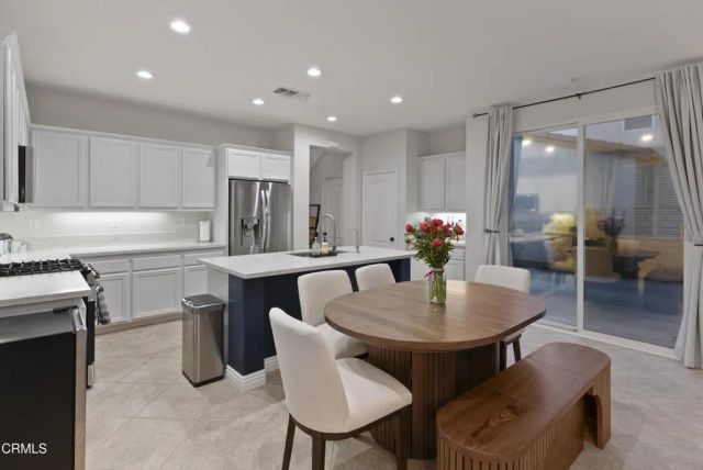 28961 Mirada Circulo, Valencia, CA 91354