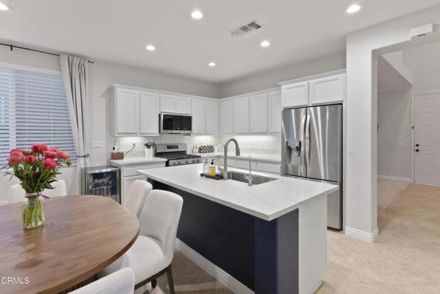 28961 Mirada Circulo, Valencia, CA 91354