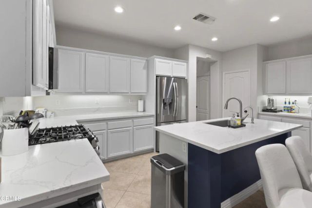 28961 Mirada Circulo, Valencia, CA 91354