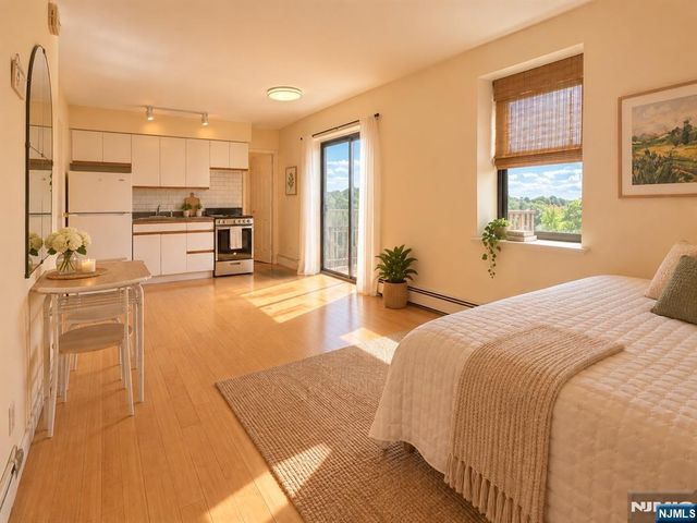 201 12th Street 18, Palisades Park, NJ 07650