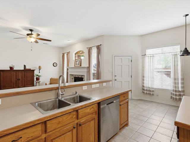 1740 Ivy Lane, Carrollton, TX 75007