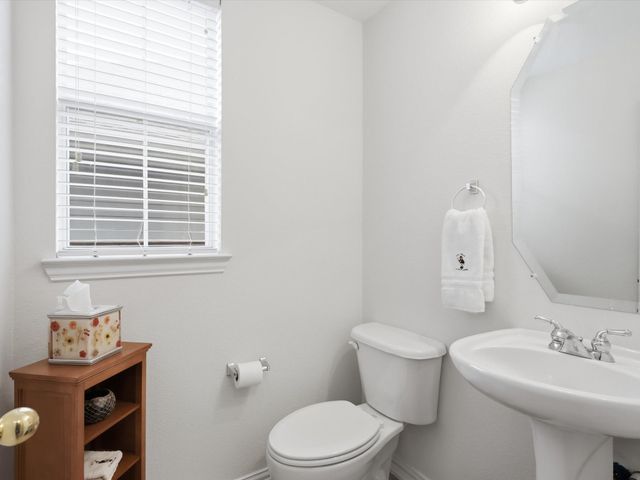 1740 Ivy Lane, Carrollton, TX 75007