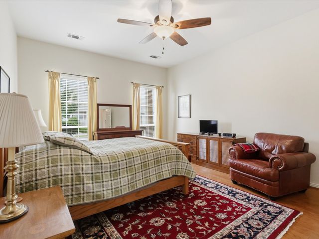1740 Ivy Lane, Carrollton, TX 75007