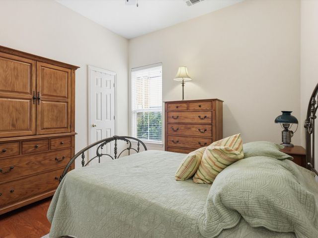 1740 Ivy Lane, Carrollton, TX 75007