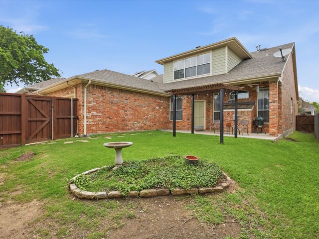1740 Ivy Lane, Carrollton, TX 75007