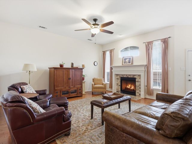 1740 Ivy Lane, Carrollton, TX 75007
