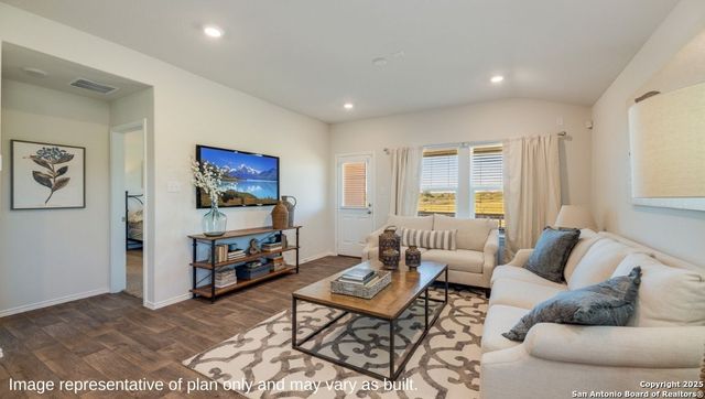 719 Garnier Pass, San Antonio, TX 78221