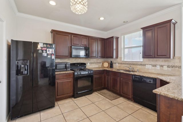 1827 Acorn Glen Trail, Fresno, TX 77545