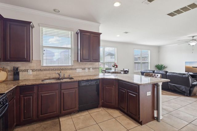 1827 Acorn Glen Trail, Fresno, TX 77545