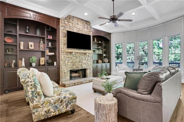 1005 Autumn Close, Milton, GA 30004