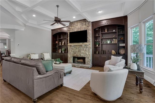 1005 Autumn Close, Milton, GA 30004