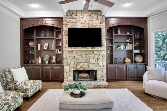 1005 Autumn Close, Milton, GA 30004
