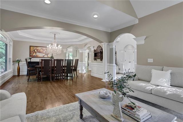 1005 Autumn Close, Milton, GA 30004