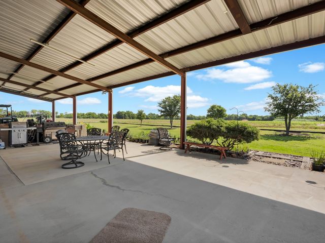 333 County Road 3714 21 ac, Wolfe City, TX 75496