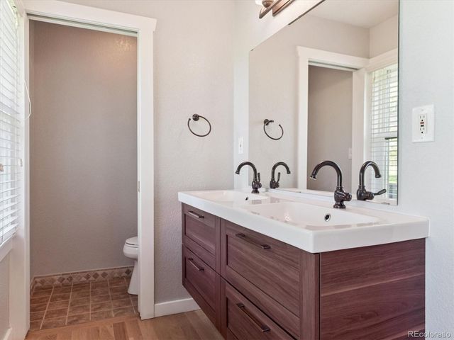 6587 S Helena Street, Centennial, CO 80016