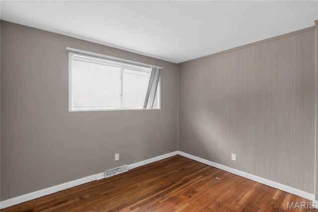 9811 Portage Drive, St Louis, MO 63136