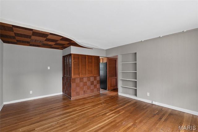 9811 Portage Drive, St Louis, MO 63136