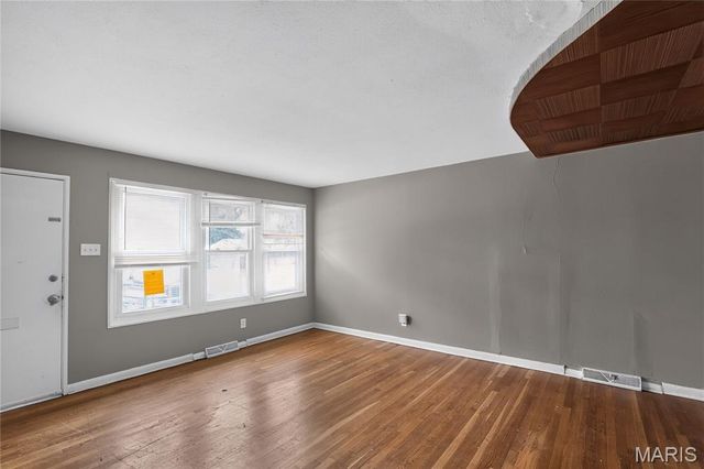 9811 Portage Drive, St Louis, MO 63136