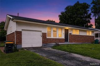 9811 Portage Drive, St Louis, MO 63136
