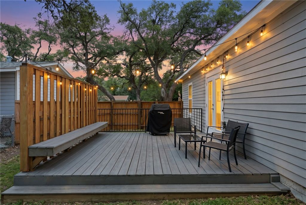 1906 Picton, Rockport, TX 78382 — photo 4