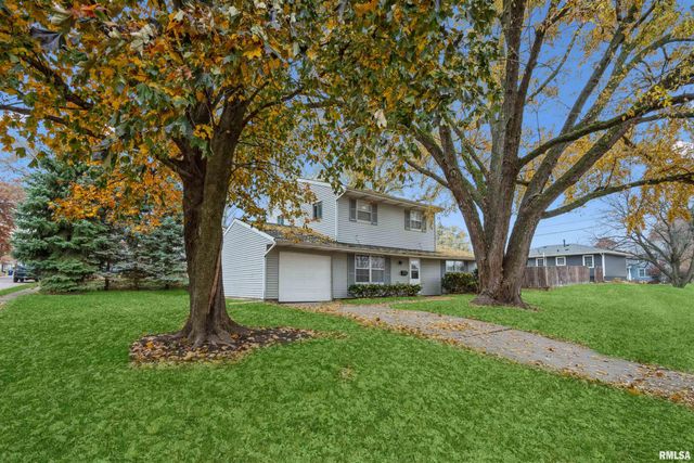 2757 W CENTRAL PARK Avenue, Davenport, IA 52804