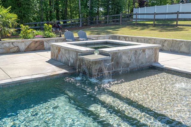 1607 Muscadine Drive, Hoschton, GA 30548