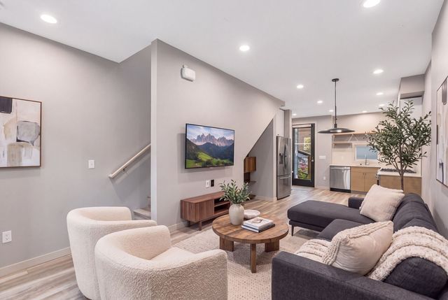 304 N 107th Street, Seattle, WA 98133