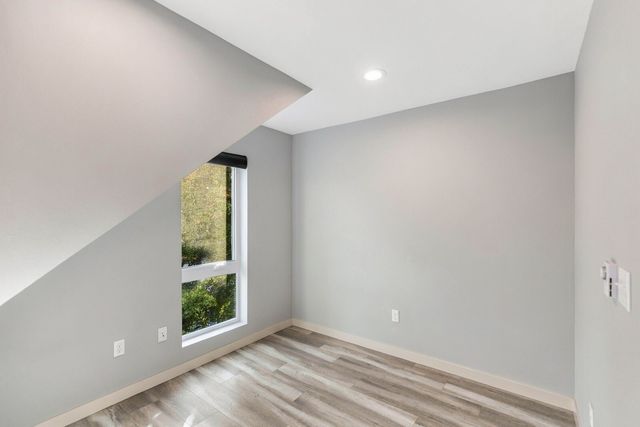 304 N 107th Street, Seattle, WA 98133