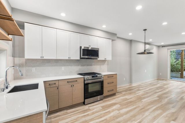 304 N 107th Street, Seattle, WA 98133