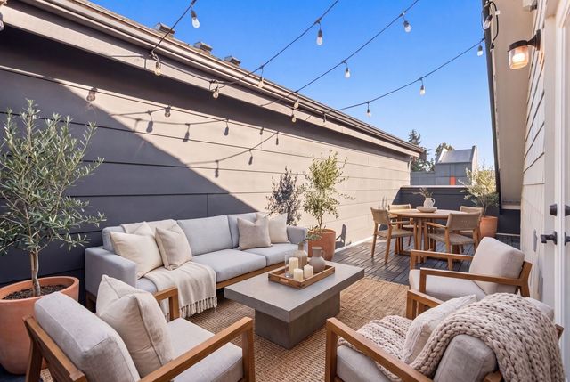 304 N 107th Street, Seattle, WA 98133