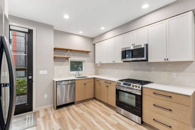 304 N 107th Street, Seattle, WA 98133