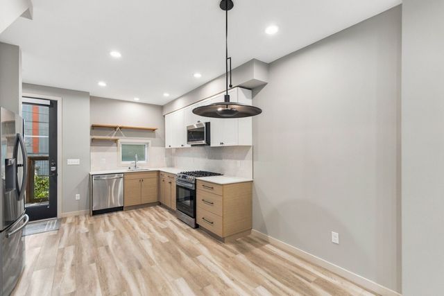 304 N 107th Street, Seattle, WA 98133