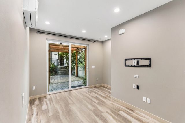 304 N 107th Street, Seattle, WA 98133
