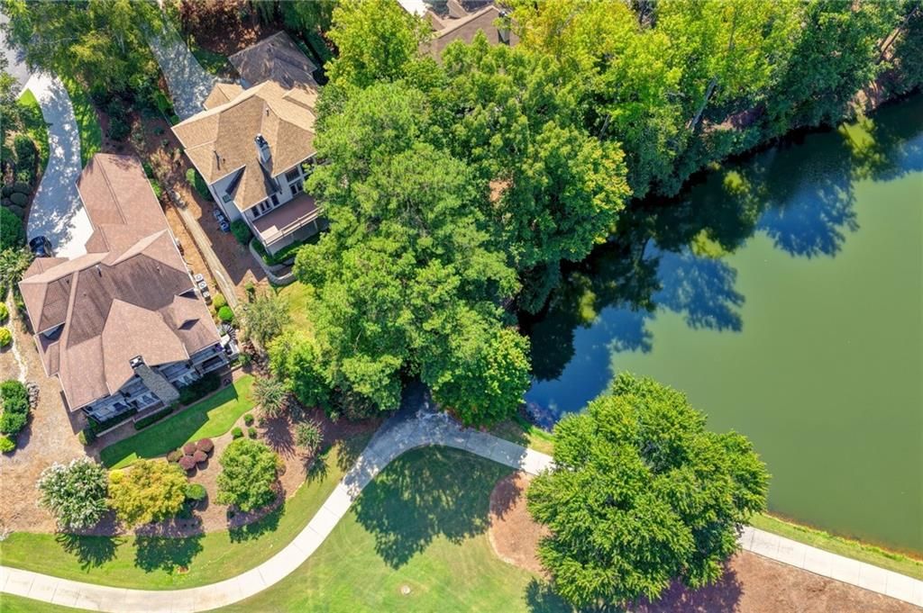 Image 11 of property listing at 1090 Matheson Way, Johns Creek, GA 30022