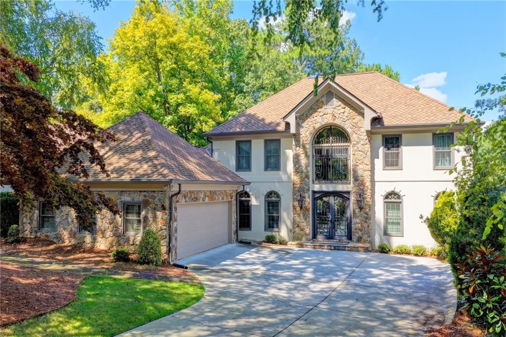 Image 3 of property listing at 1090 Matheson Way, Johns Creek, GA 30022