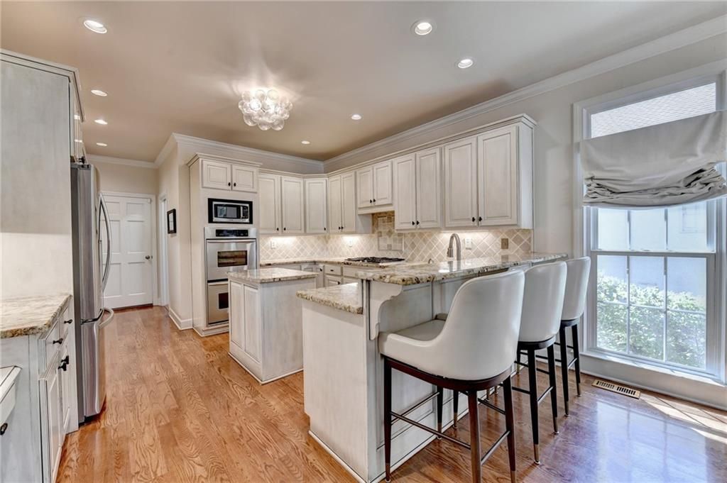Image 39 of property listing at 1090 Matheson Way, Johns Creek, GA 30022