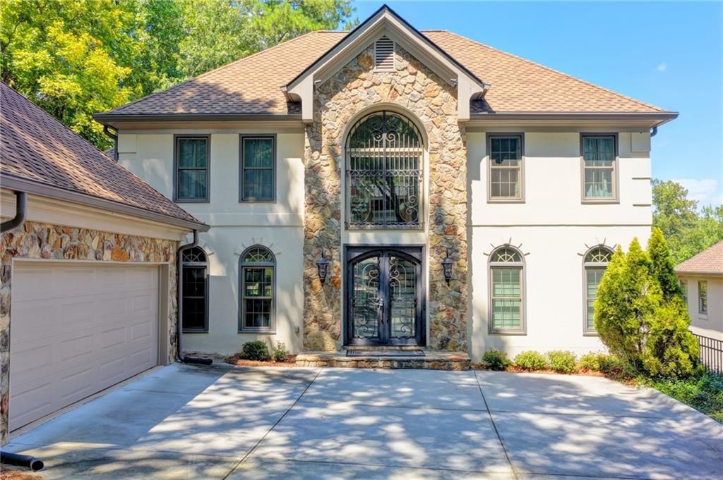 Image 4 of property listing at 1090 Matheson Way, Johns Creek, GA 30022