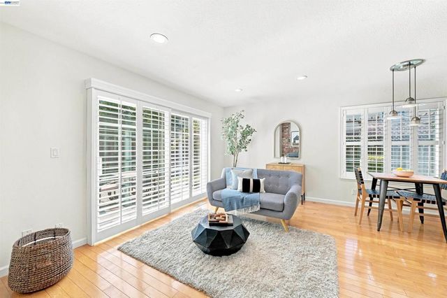 35615 Barnard Dr, Fremont, CA 94536