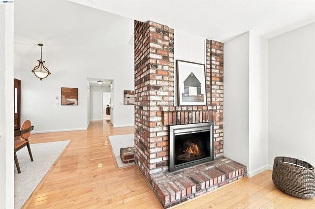 35615 Barnard Dr, Fremont, CA 94536