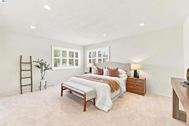 35615 Barnard Dr, Fremont, CA 94536