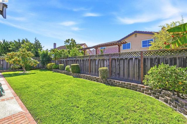 35615 Barnard Dr, Fremont, CA 94536