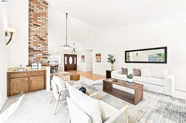 35615 Barnard Dr, Fremont, CA 94536