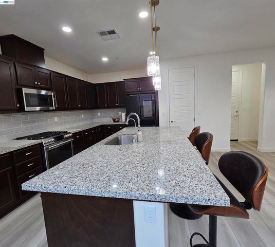 5390 Shenandoah Valley Ln, Antioch, CA 94531