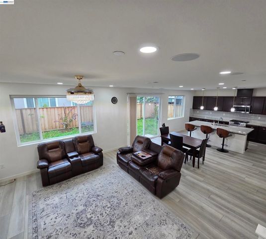 5390 Shenandoah Valley Ln, Antioch, CA 94531