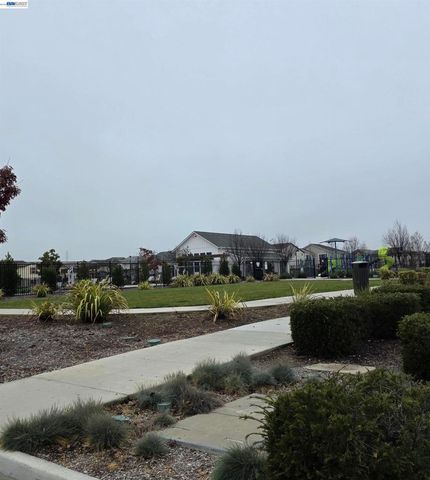 5390 Shenandoah Valley Ln, Antioch, CA 94531