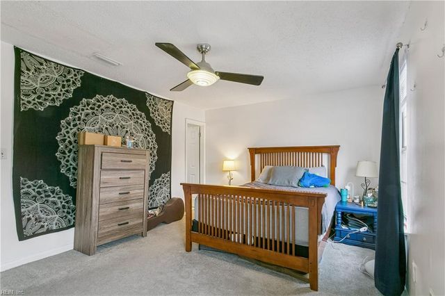 504 Hollomon DR, Hampton, VA 23666