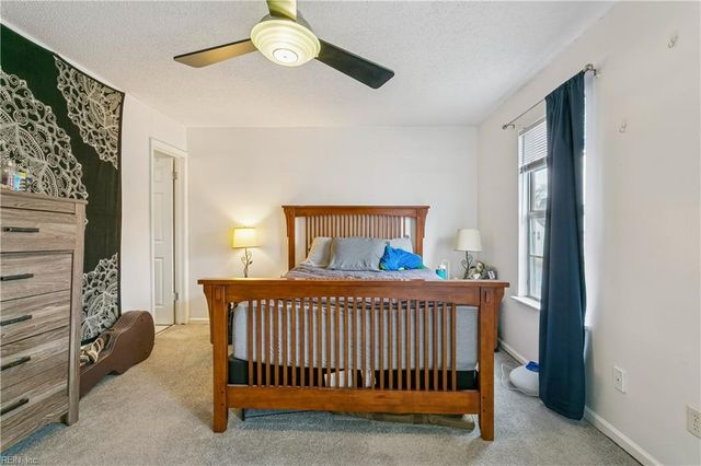 504 Hollomon DR, Hampton, VA 23666