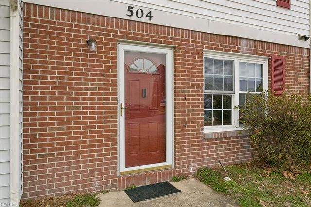 504 Hollomon DR, Hampton, VA 23666